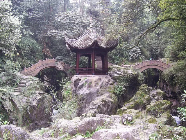 Qingyin Pavilion in Emeishan & Leshan
