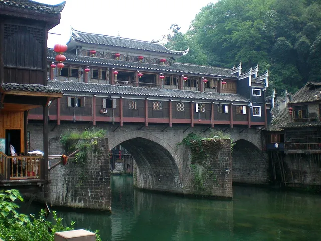 Hong Bridge & the Old Town Lanes in Fenghuang